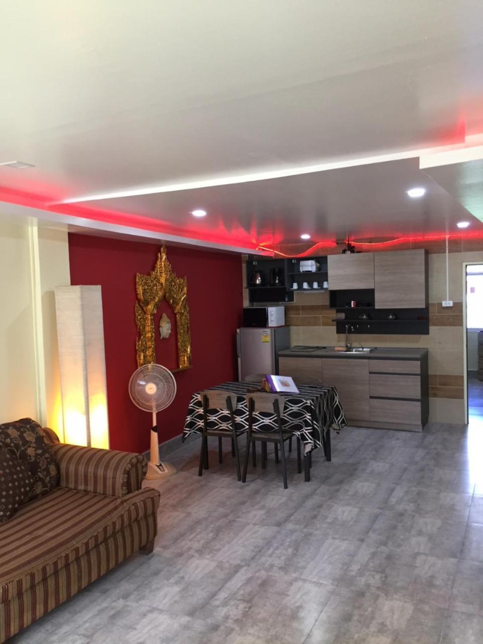 Fong Kaew And Baan Nang Fa Guesthouse Patong Exterior photo